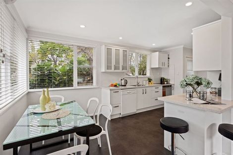 Photo of property in 1/12 Wolsley Avenue, Milford, Auckland, 0620