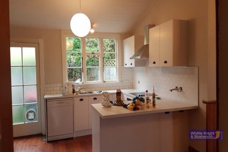 Photo of property in 30 Taupata Street, Redcliffs, Christchurch, 8081