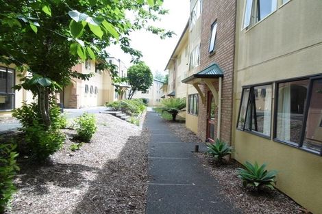 Photo of property in 3/125 Carrington Road, Point Chevalier, Auckland, 1025
