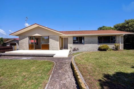 Photo of property in 20 Poplar Grove, Whalers Gate, New Plymouth, 4310