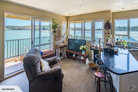 Photo of property in 18c Trevor Terrace, Paremata, Porirua, 5024