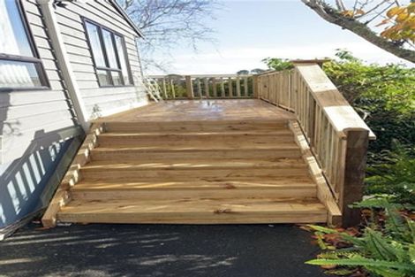 Photo of property in 1/17 Exeter Place, Unsworth Heights, Auckland, 0632