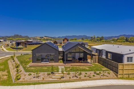 Photo of property in 9 Awatea Drive, Whitianga, 3510