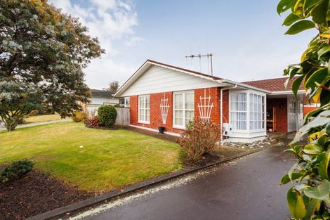 Photo of property in 14 Mudgway Place, Awapuni, Palmerston North, 4412