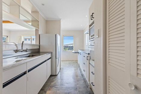 Photo of property in 1/186 Marine Parade, Mount Maunganui, 3116