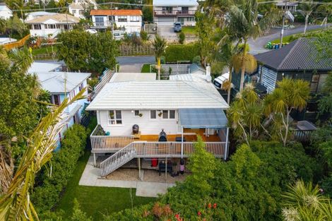 Photo of property in 2/71 Saddleback Rise, Murrays Bay, Auckland, 0630