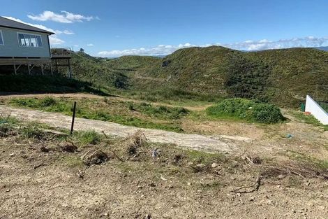 Photo of property in 33 Grumman Lane, Newlands, Wellington, 6037