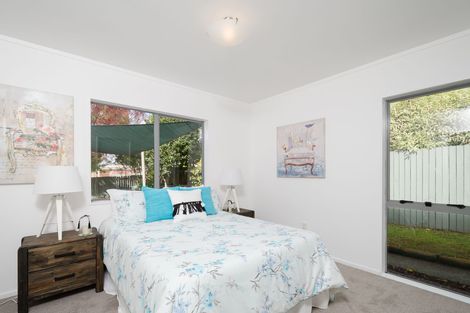 Photo of property in 76 Birdwood Road, Swanson, Auckland, 0612