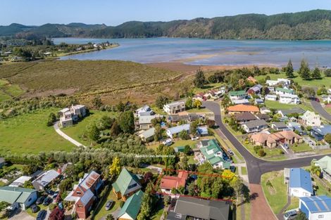 Photo of property in 118 Everitt Crescent, Whangamata, 3620