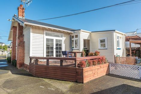 Photo of property in 20 College Street, College Estate, Whanganui, 4500