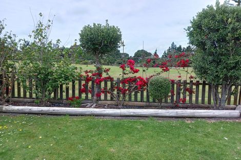 Photo of property in 28 James Mcleod Road, Shelly Beach, Helensville, 0874