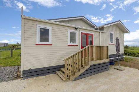 Photo of property in 403 Opunake Road, Cardiff, Stratford, 4391