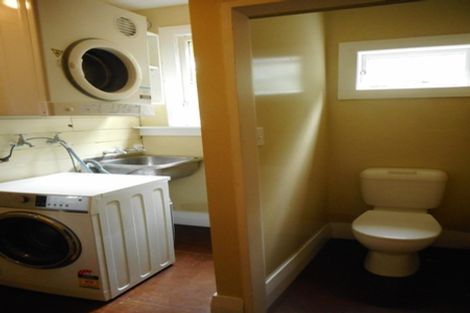 Photo of property in 82 Kelburn Parade, Kelburn, Wellington, 6012