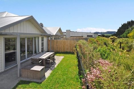 Photo of property in 15 Fairwater Road, Warkworth, 0910