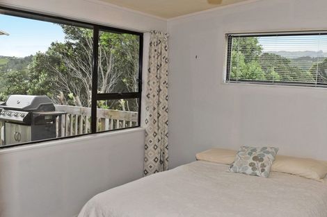 Photo of property in 17 Hillside Crescent, Leigh, 0985