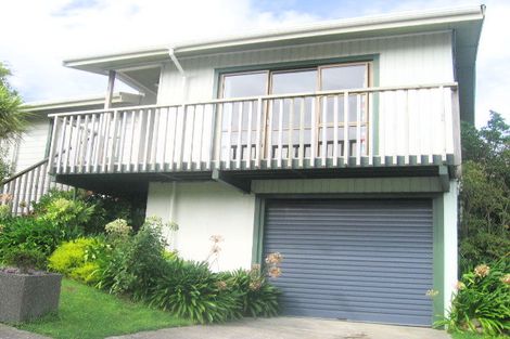 Photo of property in 2 Barberry Grove, Maungaraki, Lower Hutt, 5010