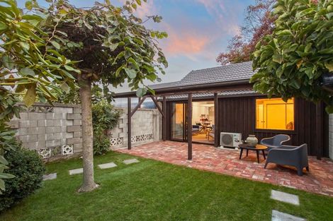 Photo of property in 305b Riccarton Road, Upper Riccarton, Christchurch, 8041