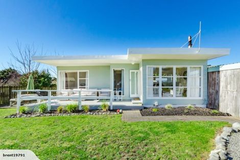 Photo of property in 19 Jeep Road, Raumati South, Paraparaumu, 5032