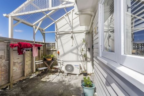 Photo of property in 11 Owen Street, Newtown, Wellington, 6021