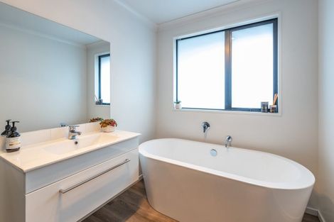 Photo of property in 6 Awatere Street, Pegasus, 7612