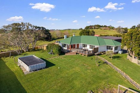 Photo of property in 161 Ranganui Road, Kaiwaka, 0573
