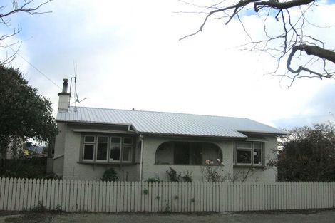 Photo of property in 12 Kingswood Street, Takaro, Palmerston North, 4412