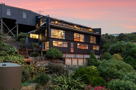 Photo of property in 5 Osmond Lane, Mount Pleasant, Christchurch, 8081