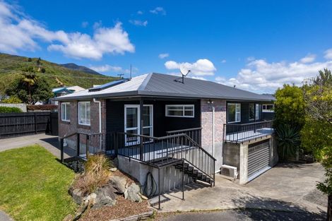 Photo of property in 289 Waikawa Road, Waikawa, Picton, 7220