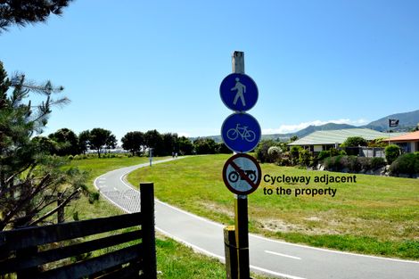 Photo of property in 40 Hoult Crescent, Monaco, Nelson, 7011