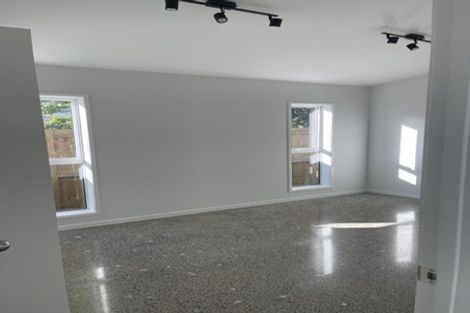 Photo of property in 21a Garton Drive, Massey, Auckland, 0614