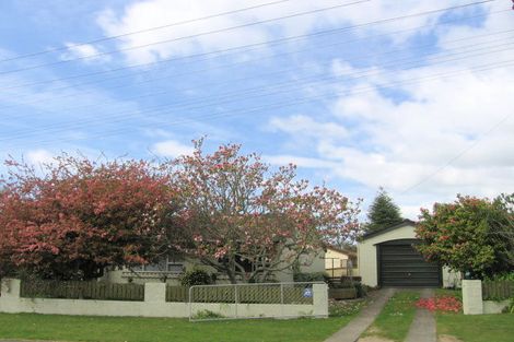 Photo of property in 2 Utuhina Road, Springfield, Rotorua, 3015