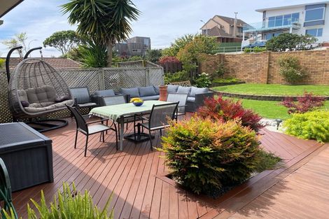 Photo of property in 37 Pigeon Mountain Road, Half Moon Bay, Auckland, 2012