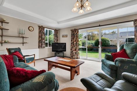 Photo of property in 13 Quin Crescent, Hawera, 4610