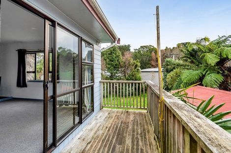 Photo of property in 12 Seaview Road, Marfell, New Plymouth, 4310