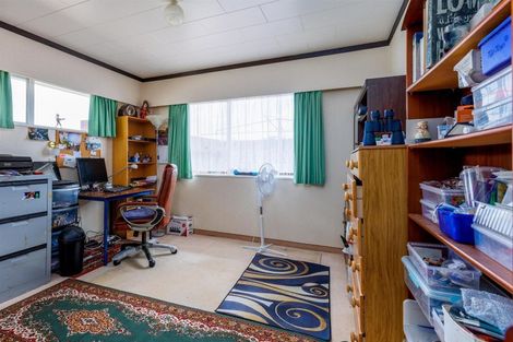 Photo of property in 117 Guy Street, Dannevirke, 4930