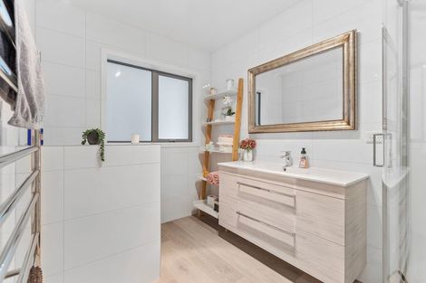 Photo of property in 10g Tupare Place, Highlands Park, New Plymouth, 4312