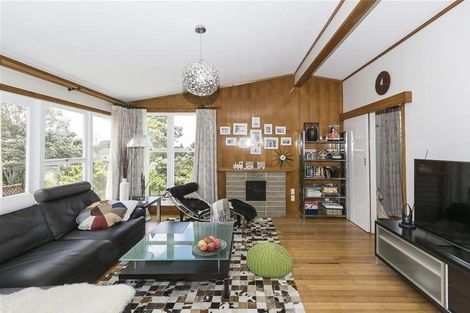 Photo of property in 22 Crystal Avenue, Glendene, Auckland, 0602