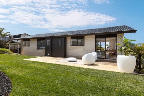 Photo of property in 1/43 Watea Road, Torbay, Auckland, 0630