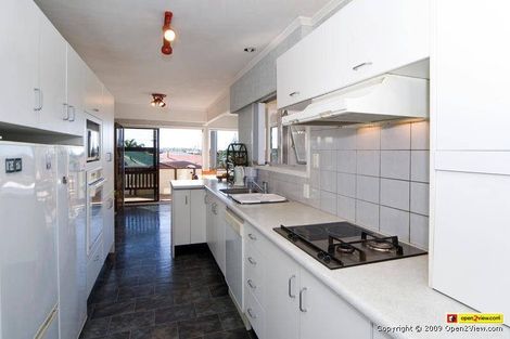 Photo of property in 100 Arran Road, Browns Bay, Auckland, 0630