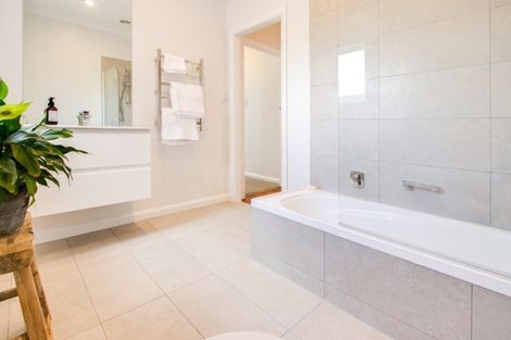 Photo of property in 60 Joll Road, Havelock North, 4130