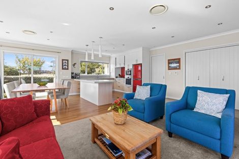 Photo of property in 111 Arataki Road, Havelock North, 4130