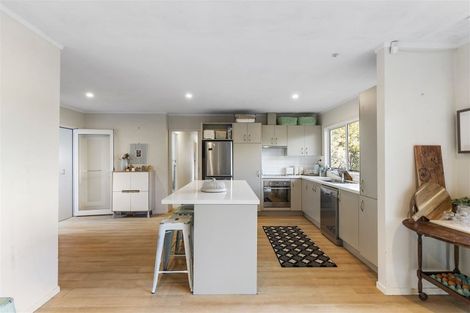 Photo of property in 46 Whites Road, Whitford, Howick, 2571