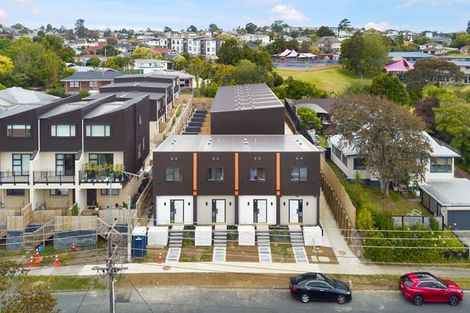 Photo of property in 7/52 Newington Road, Henderson, Auckland, 0612