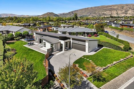 Photo of property in 13 Coromandel Street, Wanaka, 9305