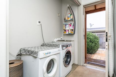 Photo of property in 141 Marsden Bay Drive, One Tree Point, 0118