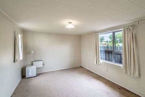 Photo of property in 33 Moa Street, Waikiwi, Invercargill, 9810