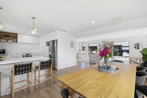 Photo of property in 304 Mangorei Road, Merrilands, New Plymouth, 4312