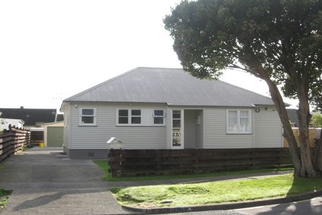 Photo of property in 8 Hodgins Grove, Naenae, Lower Hutt, 5011