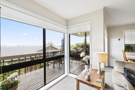 Photo of property in 1/71 Dalwhinnie Parade, Highland Park, Auckland, 2010