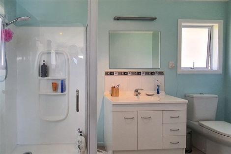 Photo of property in 10 Waterview Place, Haruru, 0204